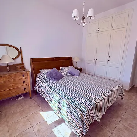 Villa Three Palms Villa, *