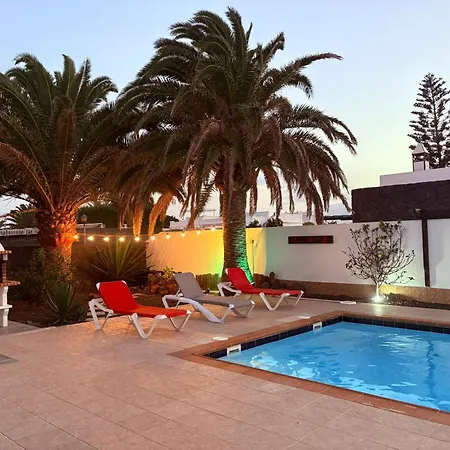 فيلة Three Palms Villa,