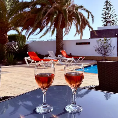 Three Palms Villa, Vila *